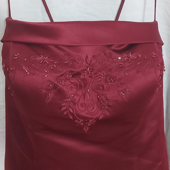 Graduation Gown - Picture 4 of 15